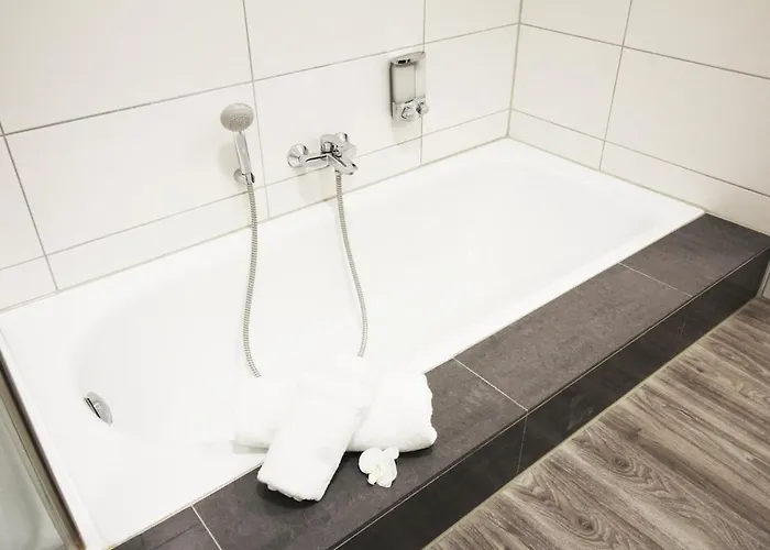 Sh L 3 Betten L Sauna L 450m Bis Universität Apartment *