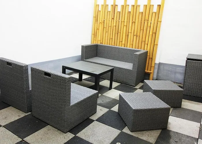 Sh L 3 Betten L Sauna L 450m Bis Universität *